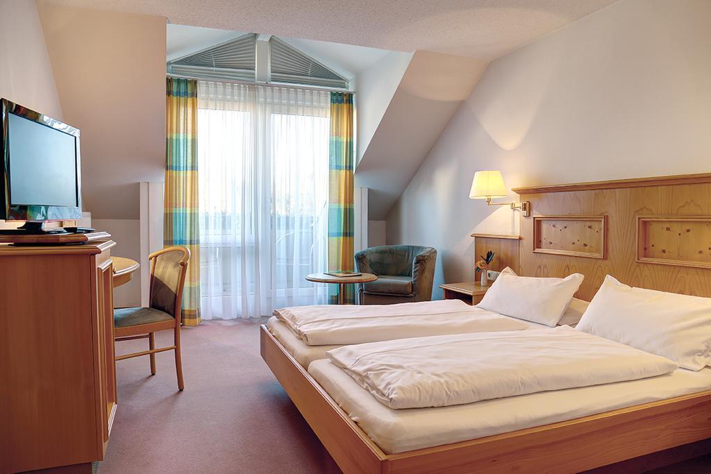 Trip Inn Landhotel Krone Roggenbeuren Exterior foto